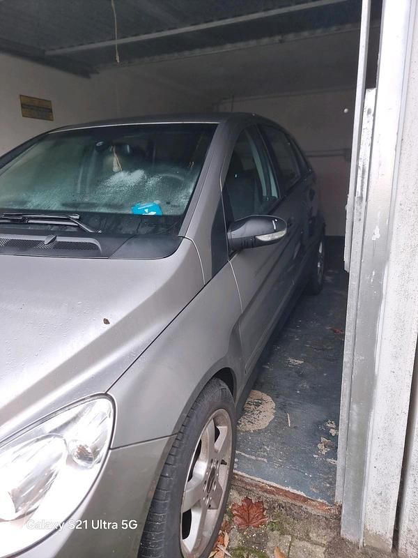 Grau Gebraucht 2007 Mercedes 200 Kleinwagen | 3.500 € - Bild 1/4