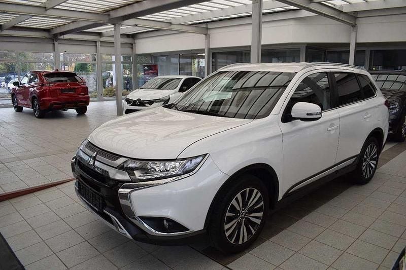 Gebraucht Mitsubishi Outlander Active 150 PS (110 kW) 2019 Weiß SUV