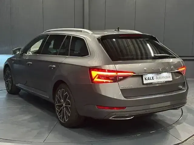 Gebraucht Skoda Superb LAURIN & KLEMENT 200 PS (147 kW) 2022 Grau Limousine