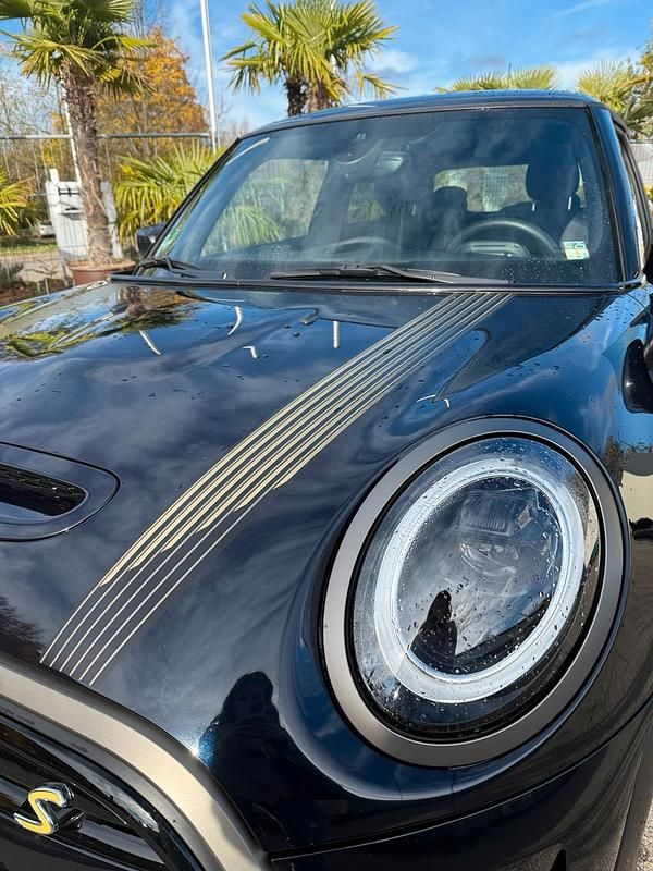 Gebraucht Mini Cooper SE Resolute Edition 135 kW (184 PS) 2023 Schwarz Kleinwagen