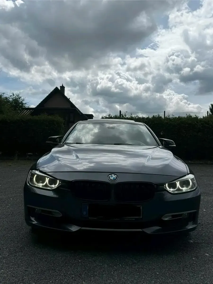 Gebraucht BMW 328 245 PS (180 kW) 2011 Grau Limousine