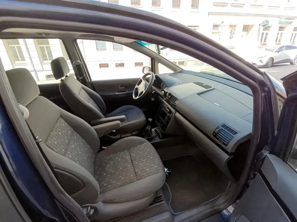 Gebraucht VW Sharan 115 PS (84 kW) 2003 Blau Van / Kleinbus