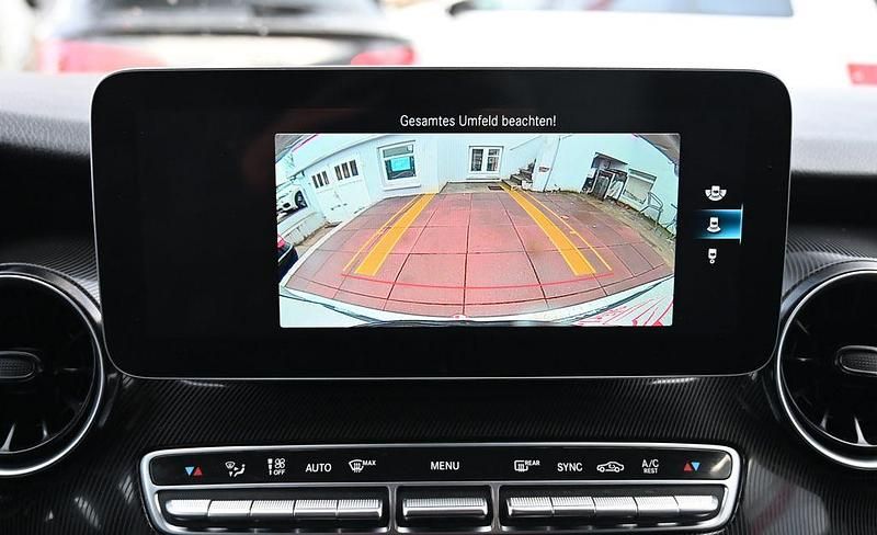 Gebraucht Mercedes V220 Edition 163 PS (119 kW) 2023 Silber Van / Kleinbus