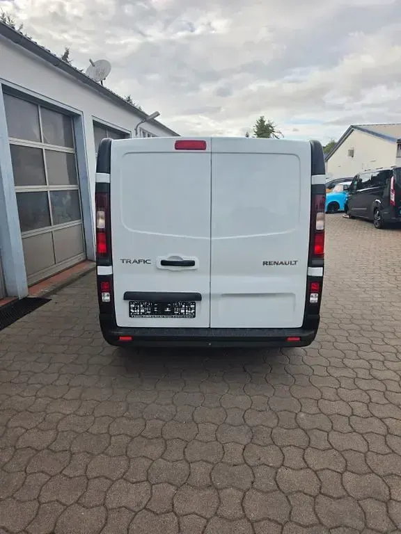 Gebraucht Renault Trafic 95 PS (69 kW) 2017 Weiß Van / Kleinbus