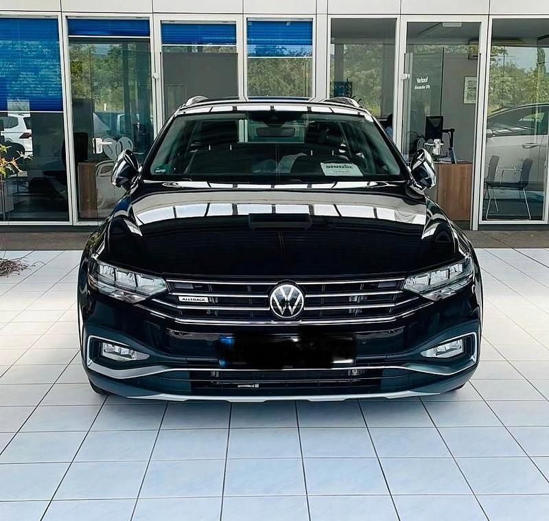 Schwarz Gebraucht 2021 VW Passat Alltrack Kombi | 29.500 € (Superpreis) - Bild 1/4