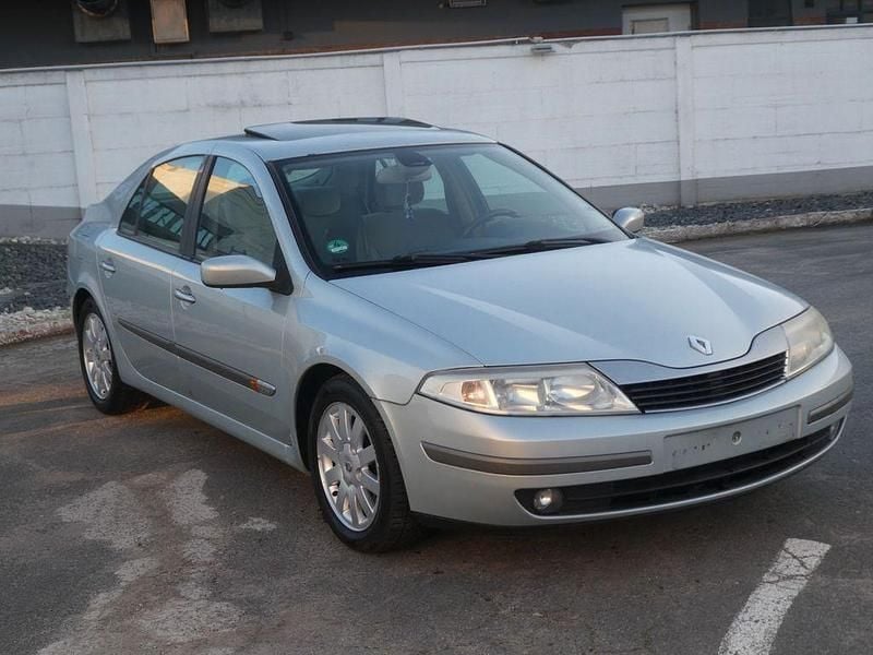 Gebraucht Renault Laguna II Privilege 207 PS (152 kW) 2001 Silber Limousine
