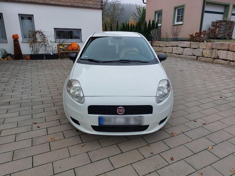 Gebraucht Fiat Punto 75 PS (55 kW) 2013 Weiß Kleinwagen