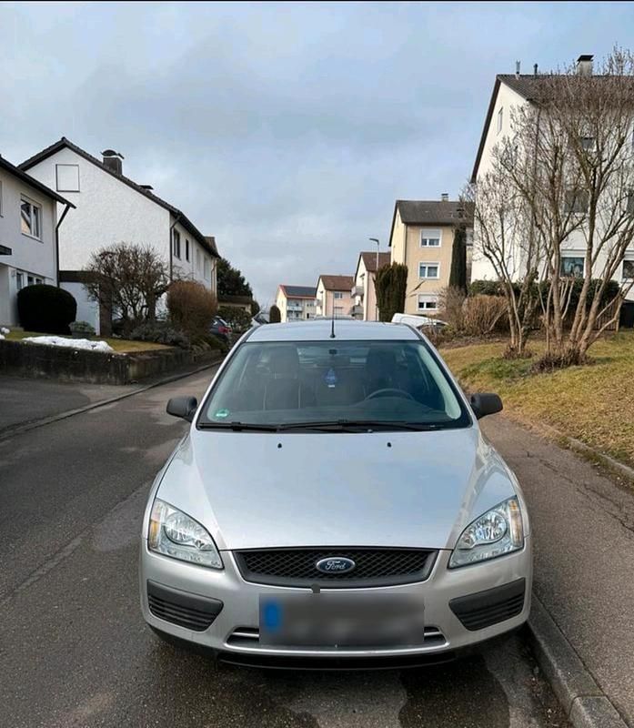 Gebraucht Ford Focus 100 PS (73 kW) 2005 Grau Kombi