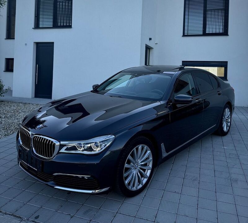 Grau Gebraucht 2019 BMW 740 Limousine | 32.999 € - Bild 1/4