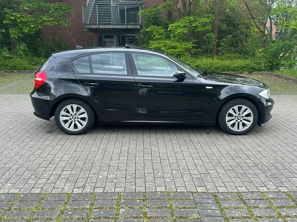 Gebraucht BMW 118 143 PS (105 kW) 2009 Schwarz Kleinwagen