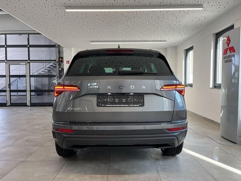 Neu Skoda Karoq Selection 150 PS (110 kW) 2026 Graphit grau SUV