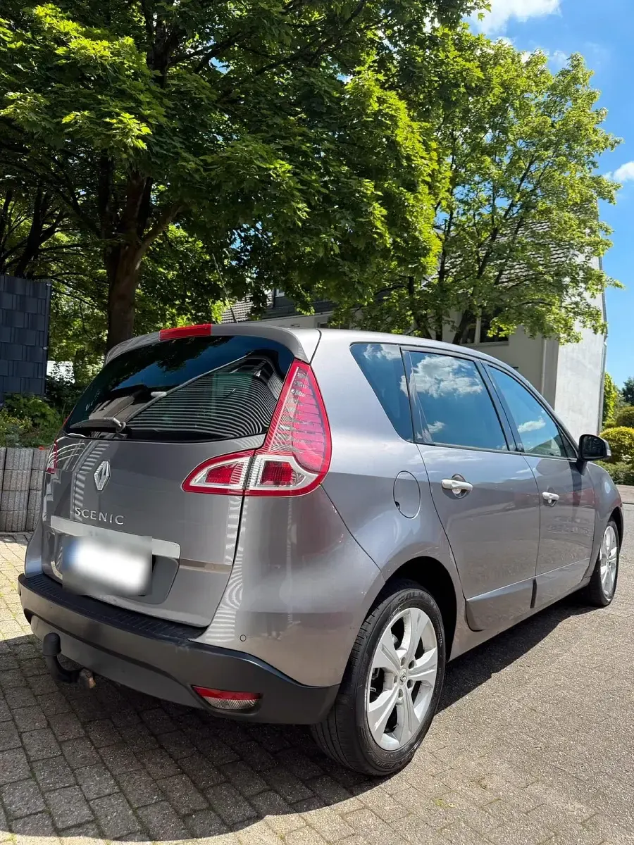 Usata Renault Scénic III 140 CV (102 kW) 2010 Grigio Monovolume