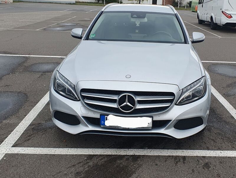 Grau Gebraucht 2015 Mercedes C200 Exclusive Limousine | 12.000 € (Superpreis) - Bild 1/4