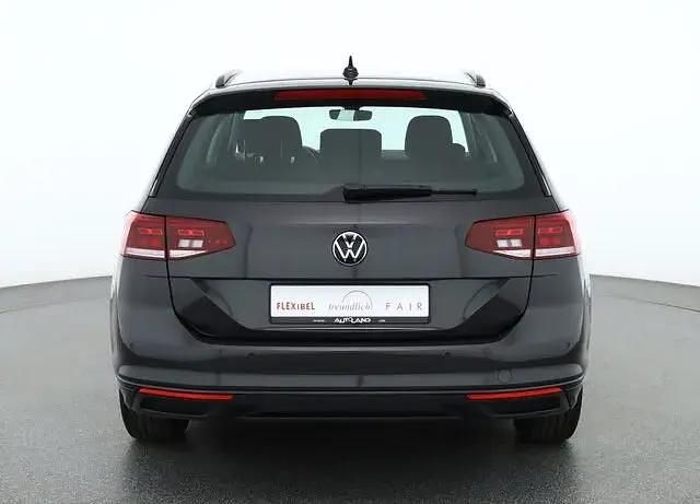 Second-hand VW Passat 122 CP (89 kW) 2024 Gri Break
