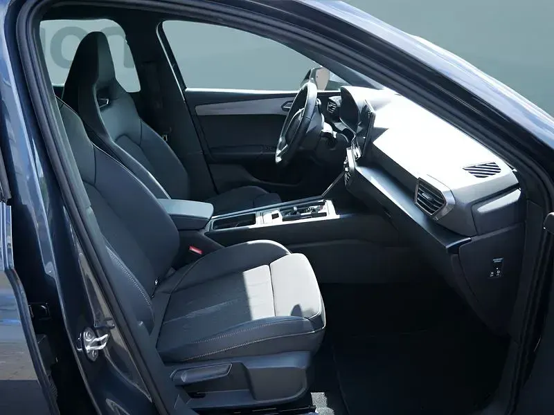 Używany Cupra Leon 300 KM (220 kW) 2022 Szary Hatchback