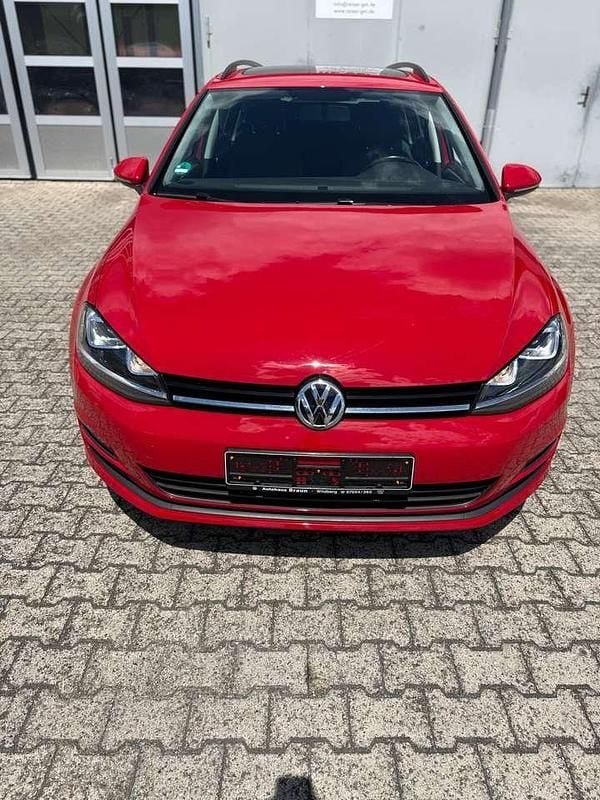 Tornadorot Gebraucht 2015 VW Golf VII Comfortline Kombi | 12.250 € (Guter Preis) - Bild 1/4