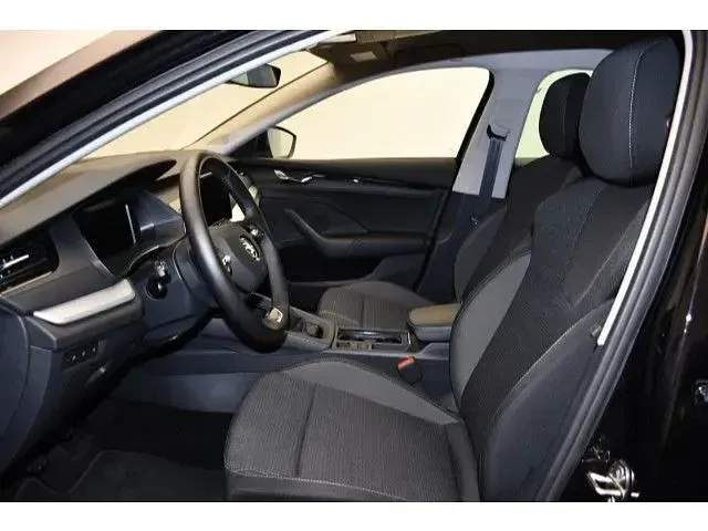 Gebraucht Skoda Octavia Ambition 110 PS (80 kW) 2024 Schwarzmagic perleffekt Kombi