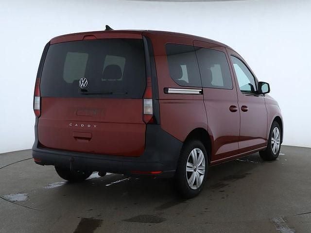 Second-hand VW Caddy Basis 122 CP (89 kW) 2023 Roșu Monovolum
