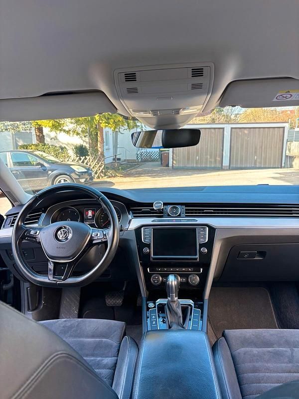 Gebraucht VW Passat 190 PS (139 kW) 2018 Schwarz Kombi