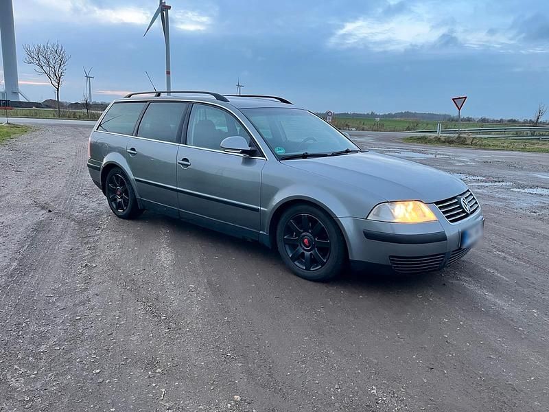 Gebraucht VW Passat 131 PS (96 kW) 2004 Grau Kombi