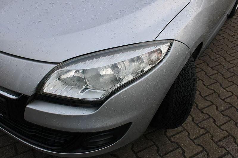 Gebraucht Renault Mégane Expression 116 PS (85 kW) 2013 Grau Limousine