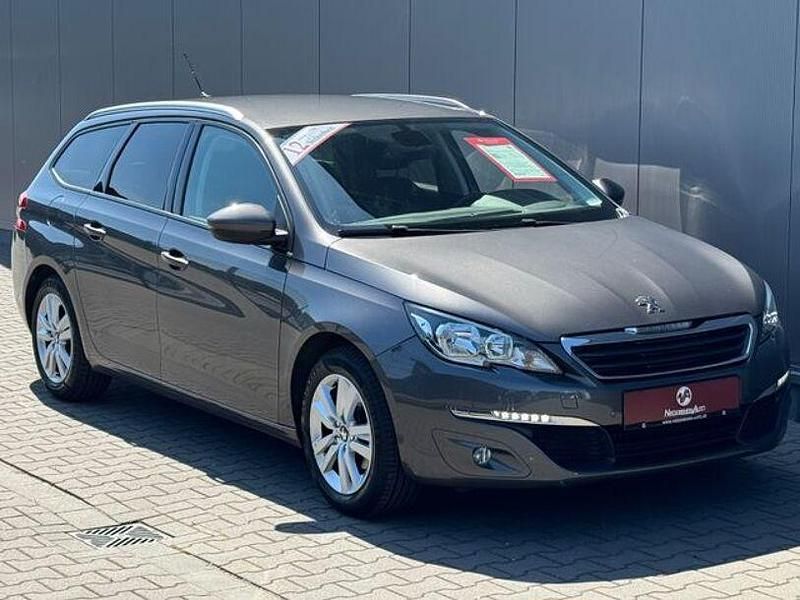 Gebraucht Peugeot 308 Active 131 PS (96 kW) 2017 Grau Kombi