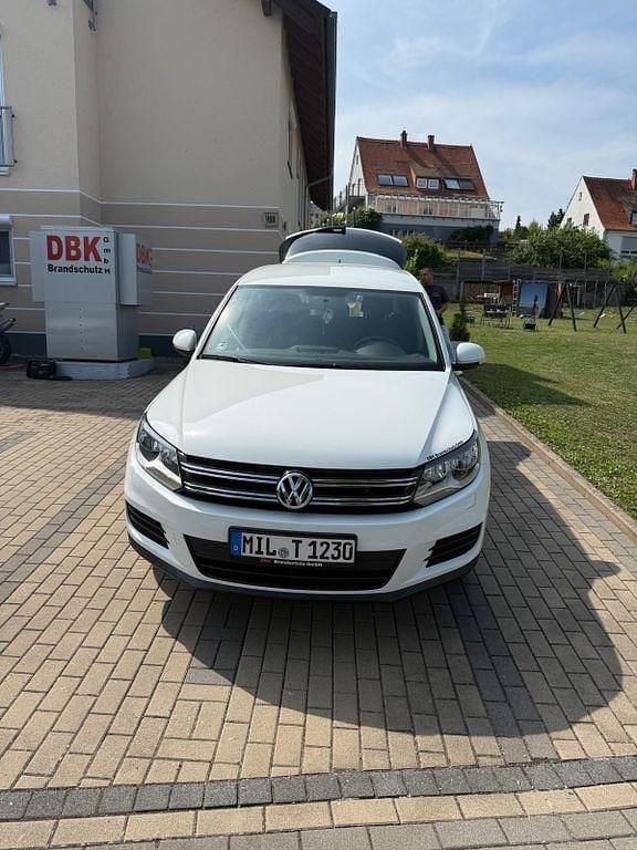 Weiß Gebraucht 2016 VW Tiguan Trendline SUV | 12.300 € (Guter Preis) - Bild 1/4