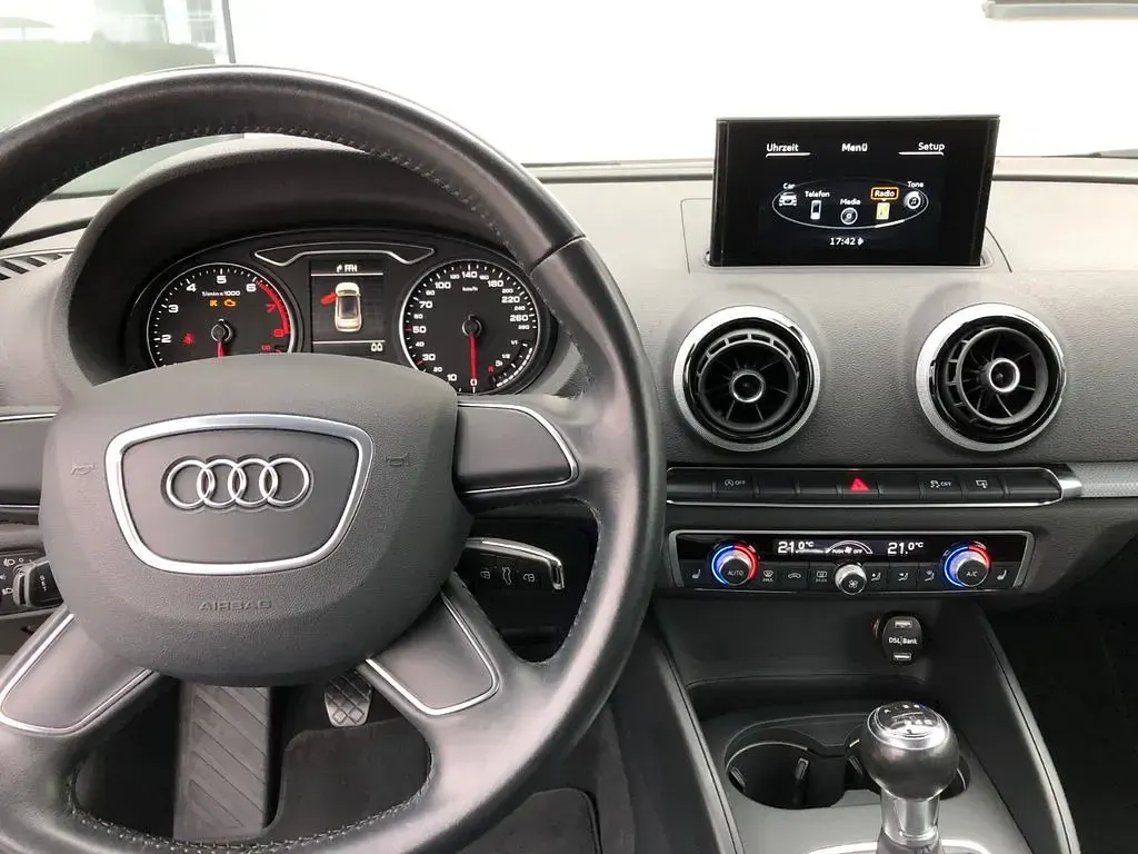 Gebraucht Audi A3 Cabriolet Ambiente 116 PS (85 kW) 2016 Schwarz Cabrio