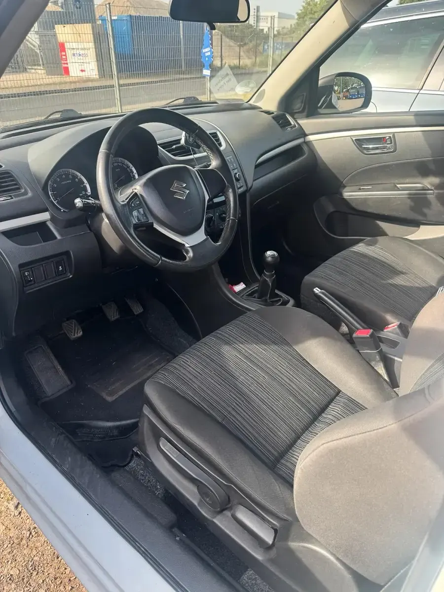 Gebraucht Suzuki Swift 94 PS (69 kW) 2014 Weiß Kleinwagen