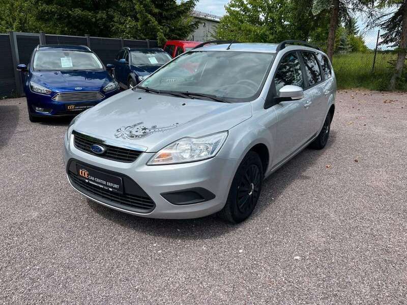 Silber Gebraucht 2010 Ford Focus Kombi | 4.490 € (Etwas zu teuer) - Bild 1/4