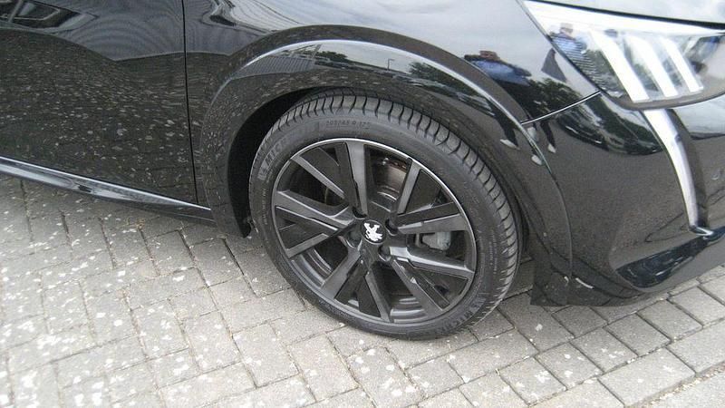 Gebraucht Peugeot 208 GT 131 PS (96 kW) 2023 Schwarz Kleinwagen
