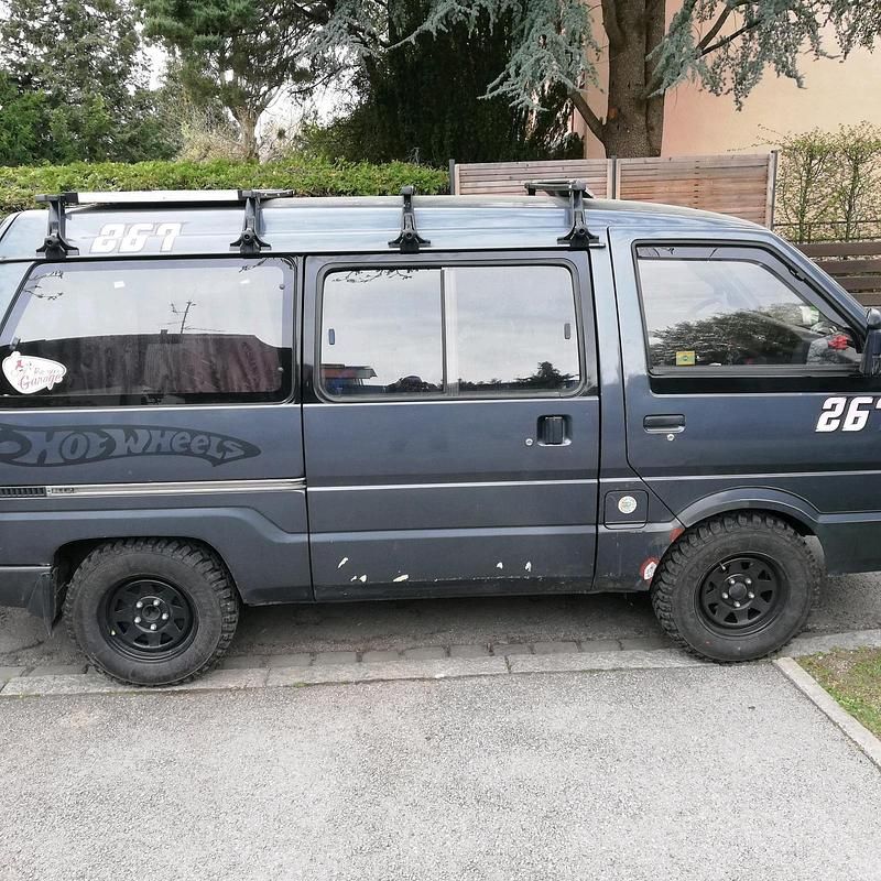 Gebraucht Nissan Vanette 67 PS (49 kW) 1990 Blau Van / Kleinbus