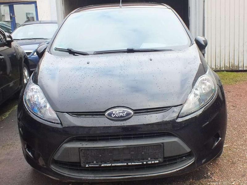 Gebraucht Ford Fiesta Trend 97 PS (71 kW) 2013 Schwarz Limousine