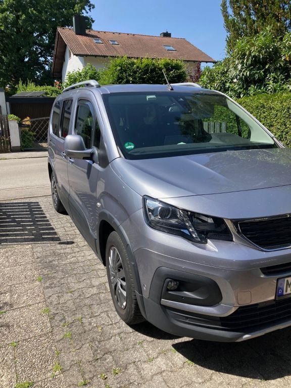 Gebraucht 2019 Peugeot Rifter Allure Van / Kleinbus | 18.400 € (Etwas zu teuer) - Bild 1/4