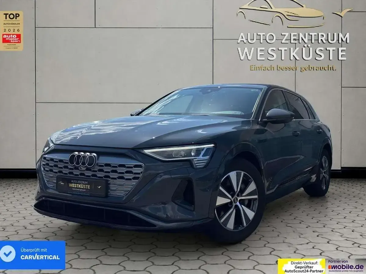 Gebraucht Audi Q8 e-tron Ambiente 300 kW (408 PS) 2023 Grau SUV
