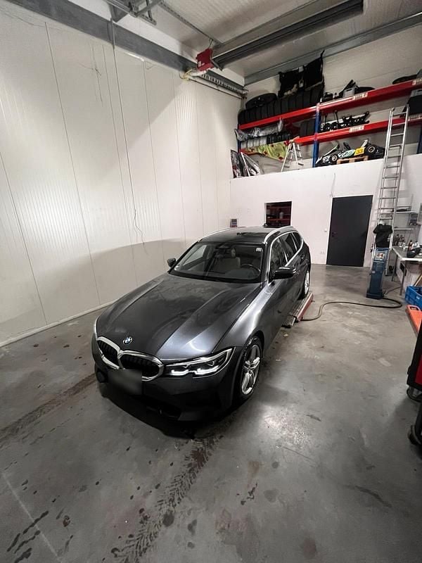 Gebraucht BMW 330 265 PS (194 kW) 2020 Grau Kombi