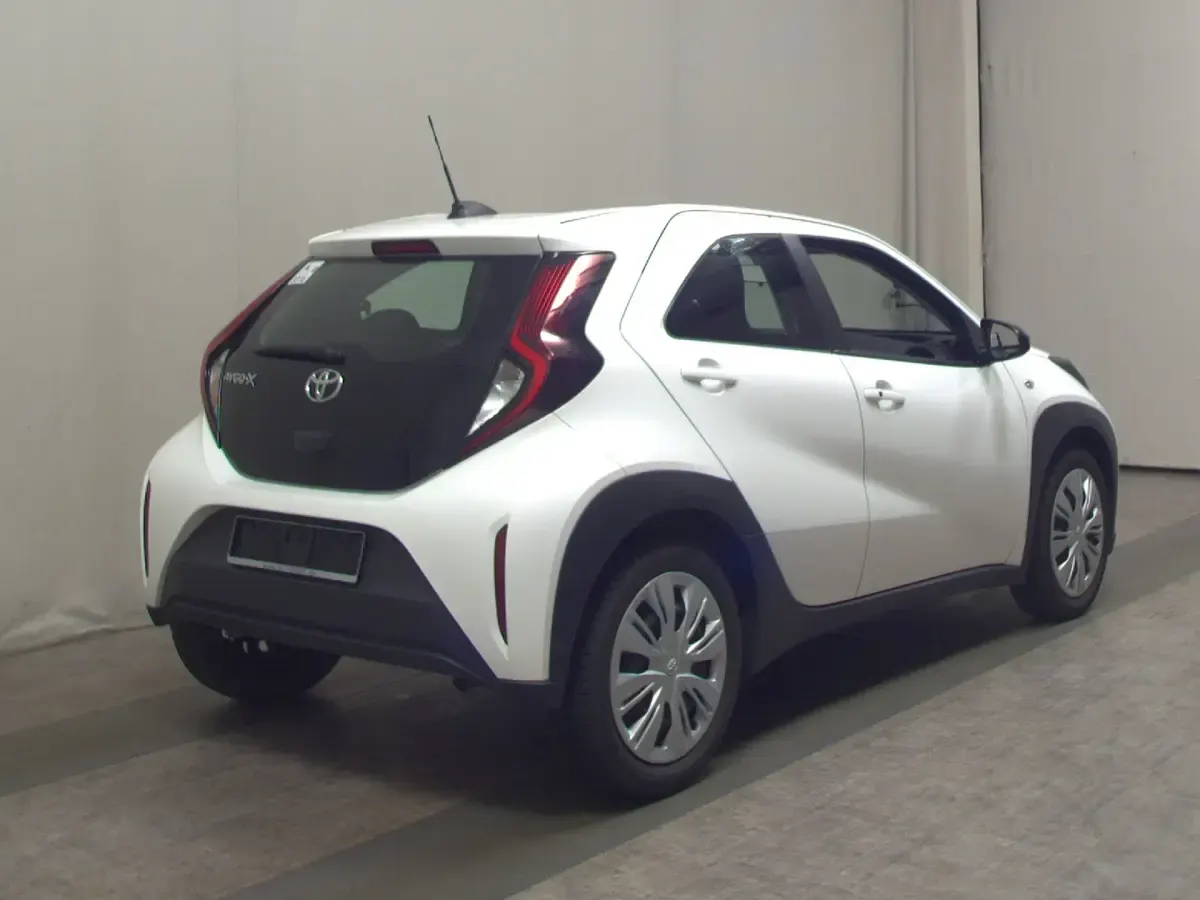 Gebraucht Toyota Aygo 72 PS (52 kW) 2023 Schneeweiß