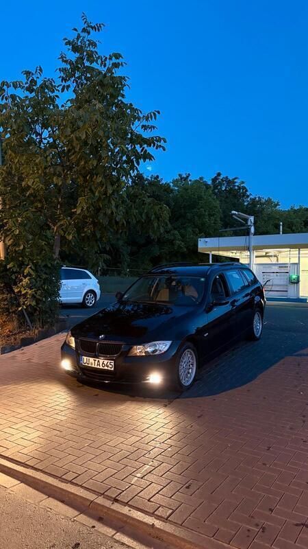 Schwarz Gebraucht 2006 BMW 320 Limousine | 2.300 € (Superpreis) - Bild 1/4