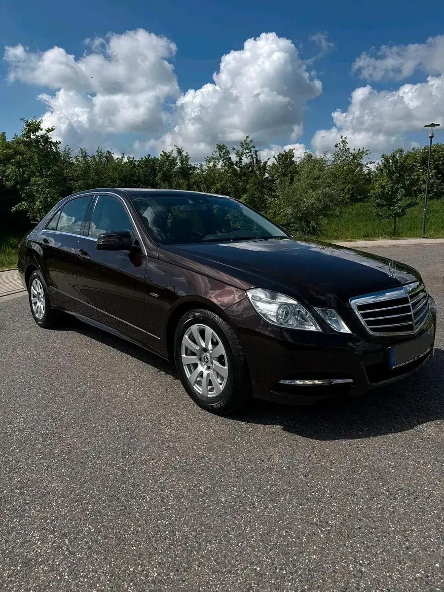 Gebraucht Mercedes E250 204 PS (150 kW) 2011 Limousine