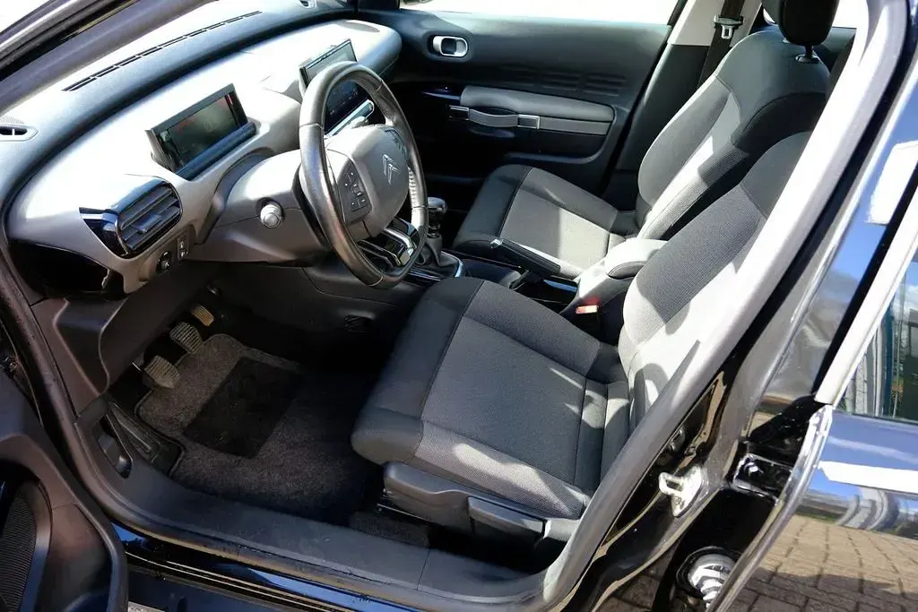Gebraucht Citroën C4 Business Class 102 PS (75 kW) 2019 Schwarz SUV