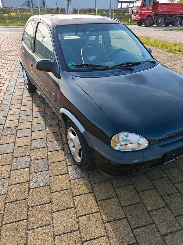 Schwarz Gebraucht 1996 Opel Corsa Kleinwagen | 350 € (Superpreis) - Bild 1/4