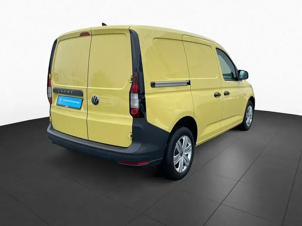 Używany VW Caddy 114 KM (83 kW) 2023 Żółty Minivan