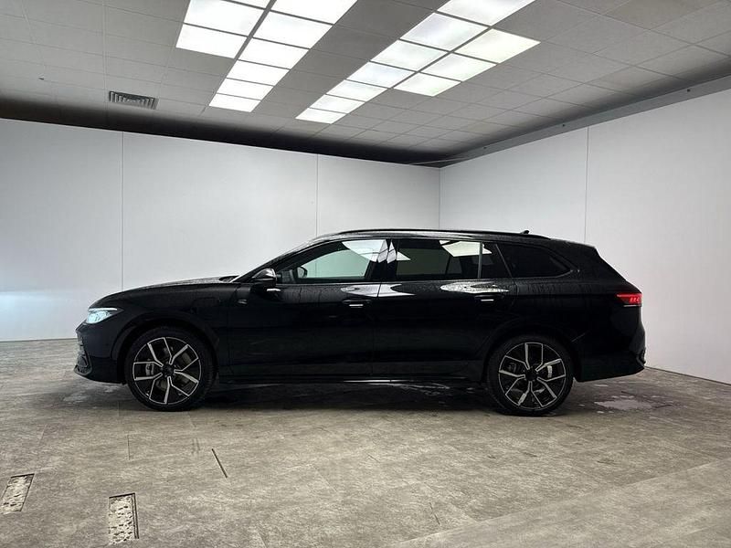Neu VW Passat R-line 177 PS (130 kW) 2026 Schwarz Limousine