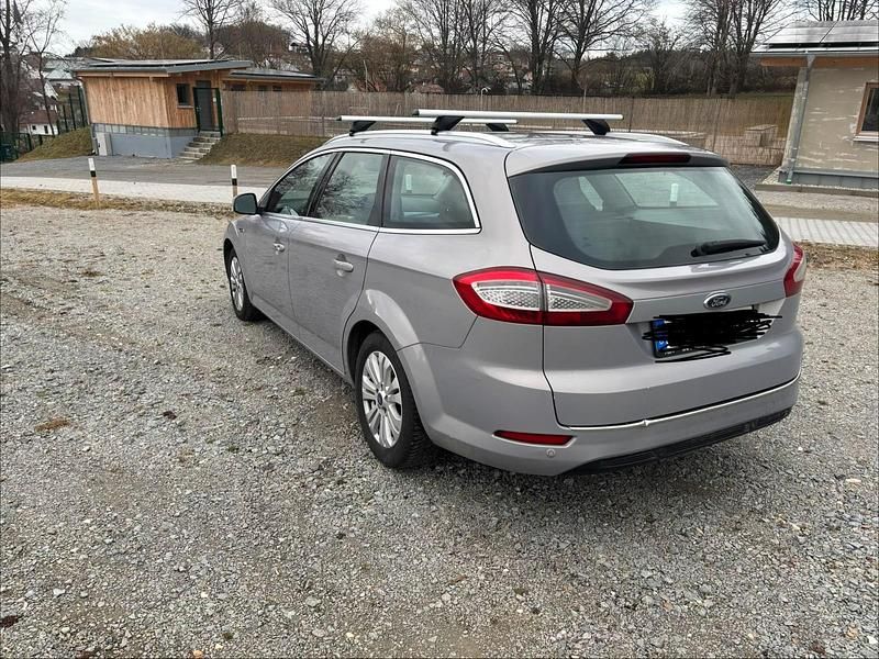 Gebraucht Ford Mondeo 164 PS (120 kW) 2013 Grau Kombi