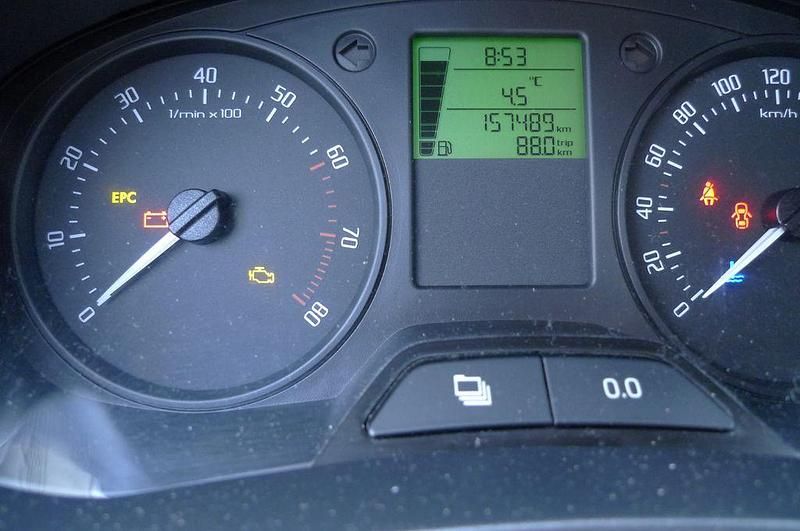 Gebraucht Skoda Roomster 69 PS (50 kW) 2015 Weiß Van / Kleinbus