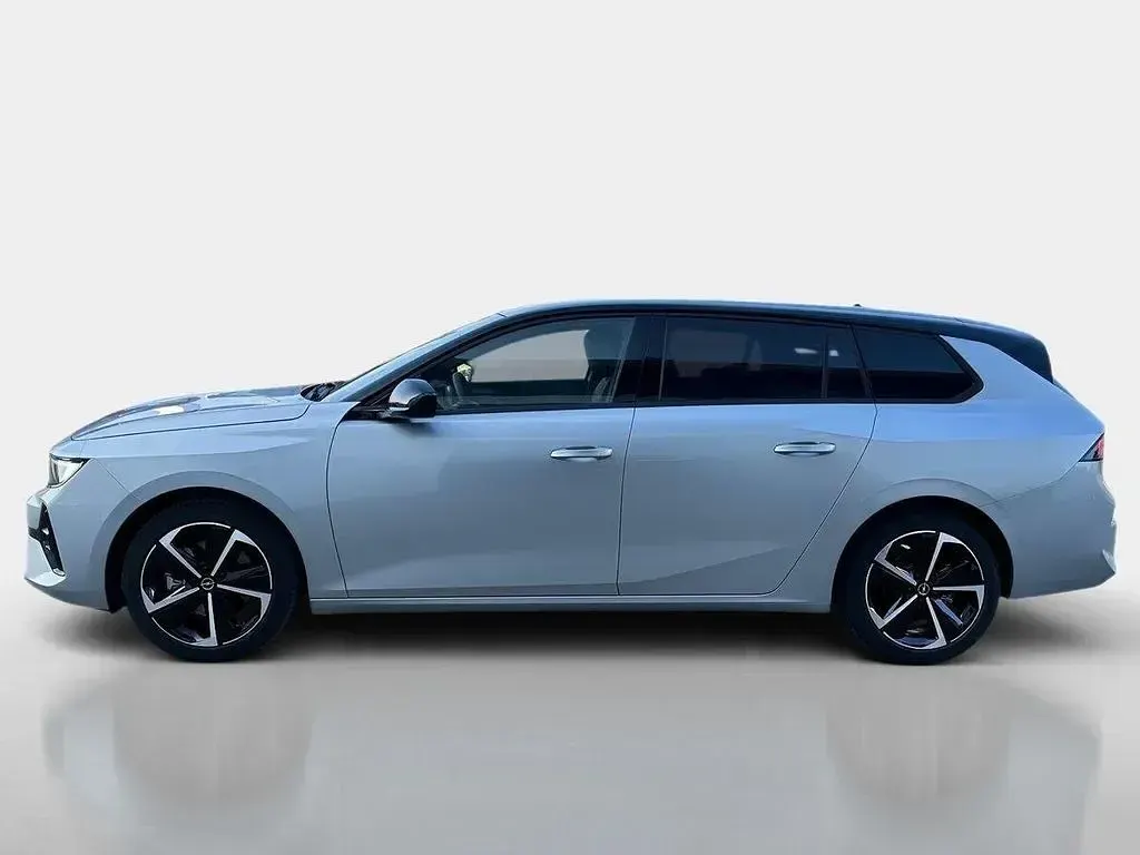 Nowe Opel Astra 131 KM (96 kW) 2026 Srebrny Kombi