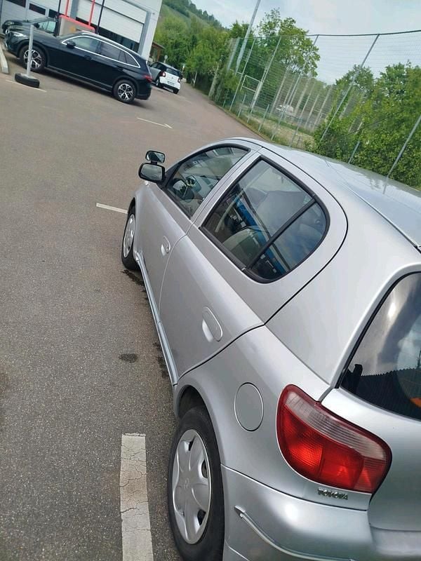 Gebraucht Toyota Yaris 68 PS (50 kW) 2002 Grün Kleinwagen