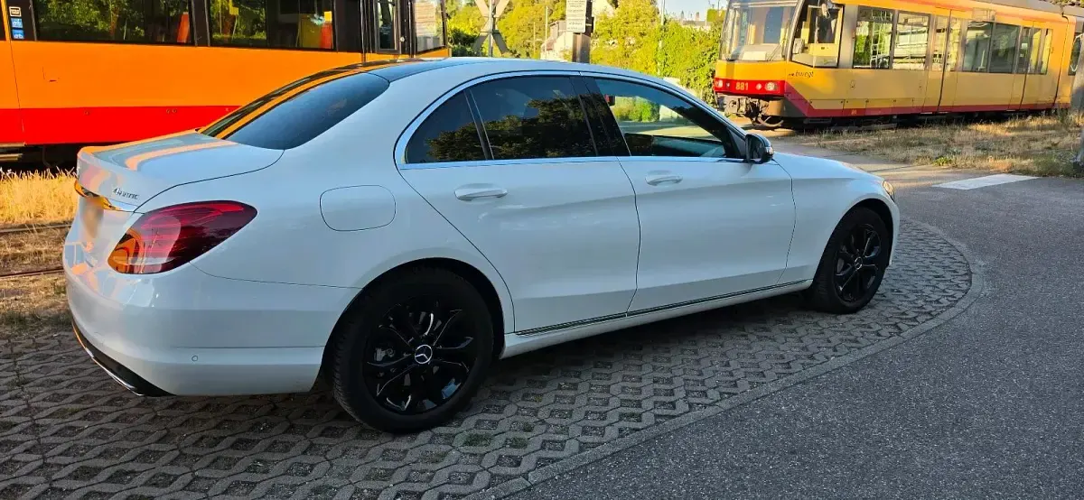 Gebraucht Mercedes C400 333 PS (244 kW) 2016 Weiß Limousine