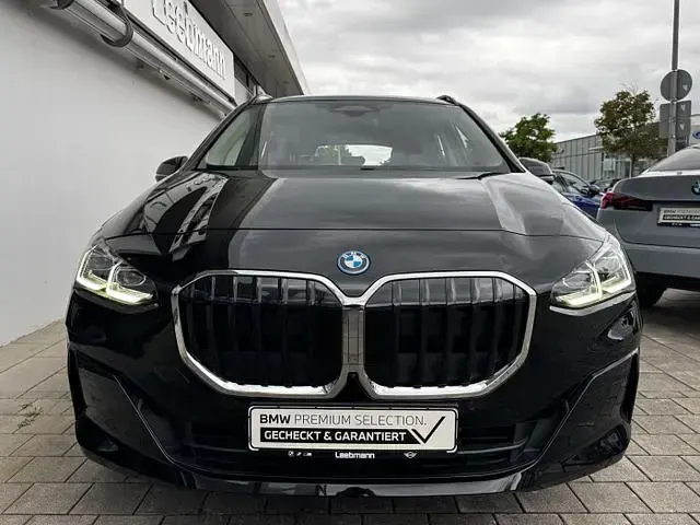 Gebraucht BMW 230e Active Tourer 326 PS (239 kW) 2025 Schwarz Van / Kleinbus