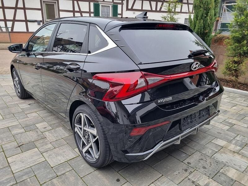 Gebraucht Hyundai i20 Prime 101 PS (74 kW) 2024 Schwarz Limousine
